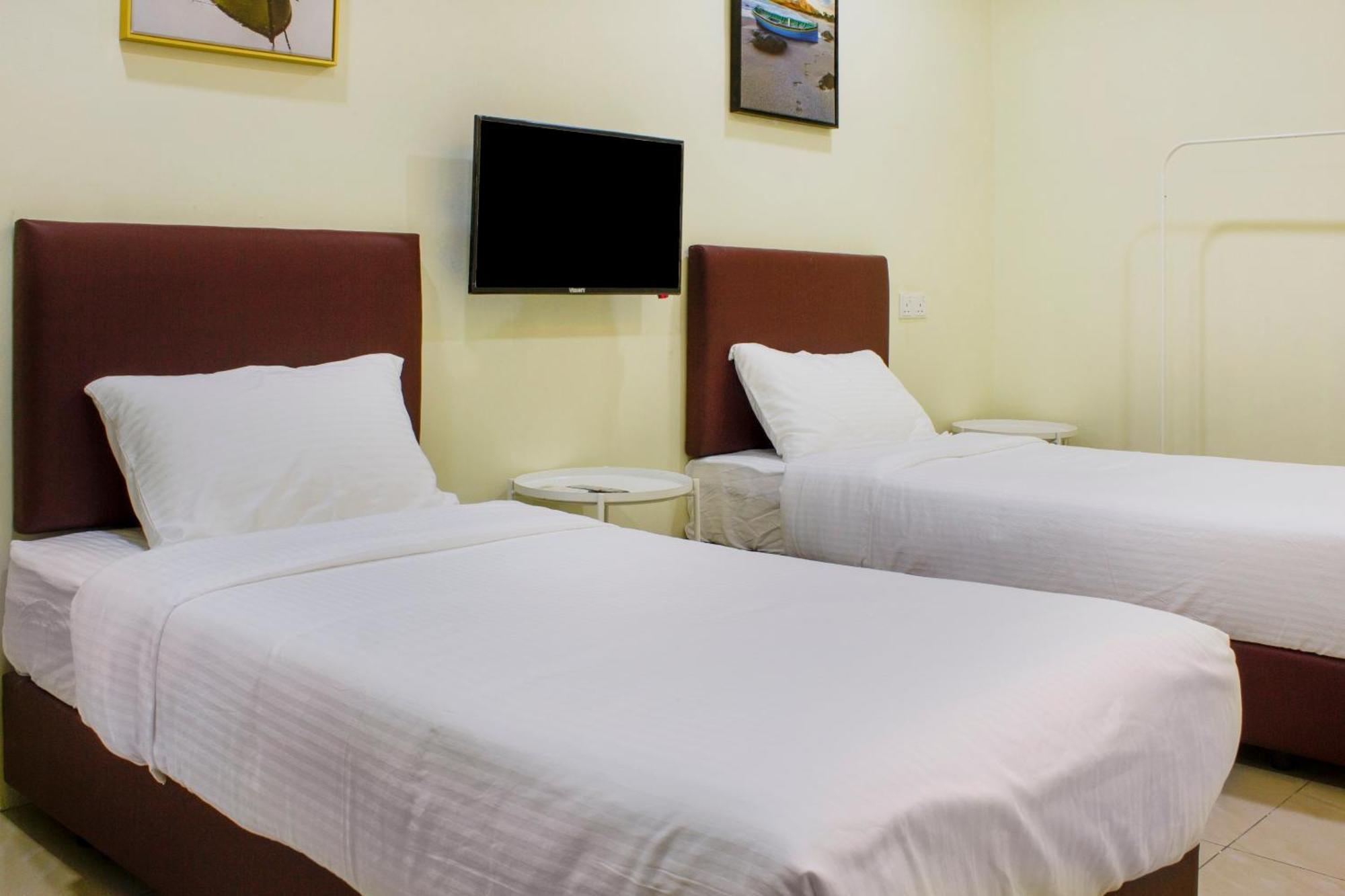 Oyo 90090 Roselyn Inn 2 Pasir Gudang Exterior photo